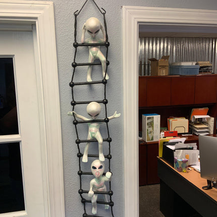 Aliens on Rope Ladder Statue - LM Treasures 