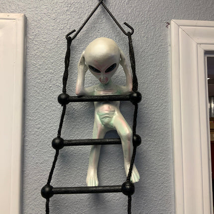 Aliens on Rope Ladder Statue - LM Treasures 