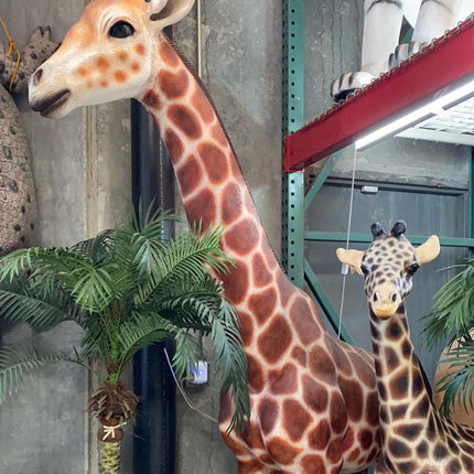 Giraffe Life Size Statue - LM Treasures 